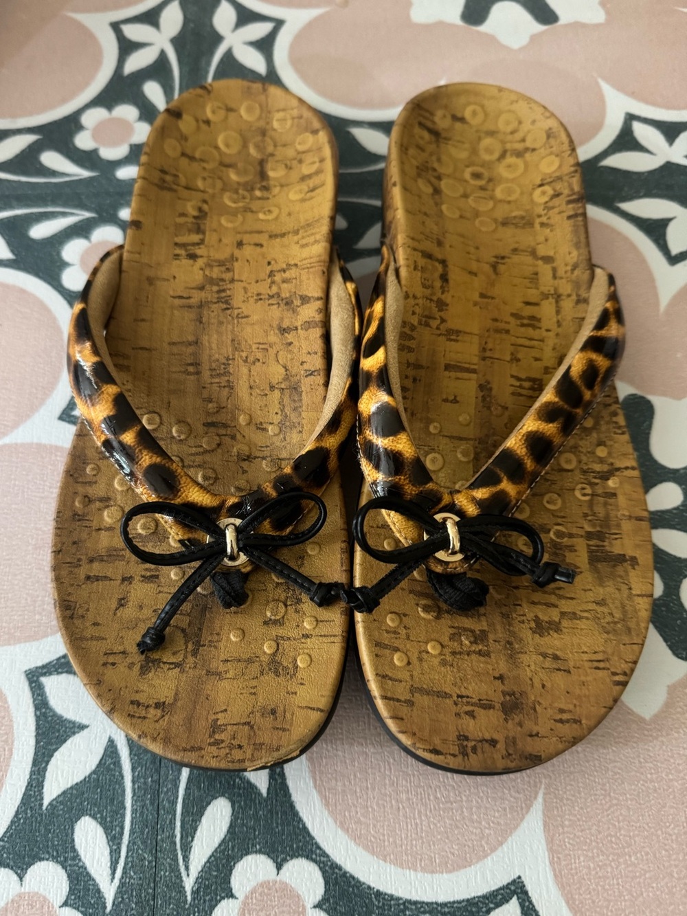 Vionic Leopard Print Bow Sandals